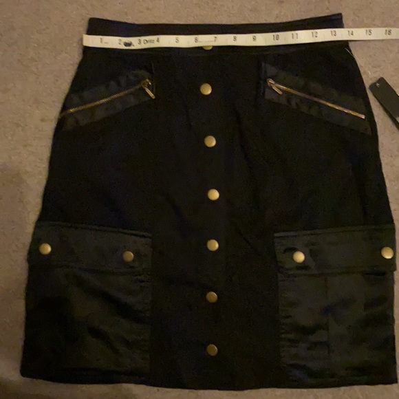 XOXO black snap button skirt. Size small. New+tags! - Picture 3 of 8